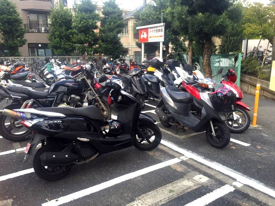 バイクの駐車場